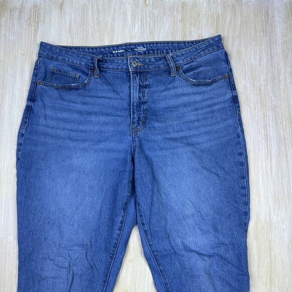 Old Navy High Rise OG Straight Secret Smooth Pocket Medium Wash Denim Jeans 16 - Picture 2 of 13